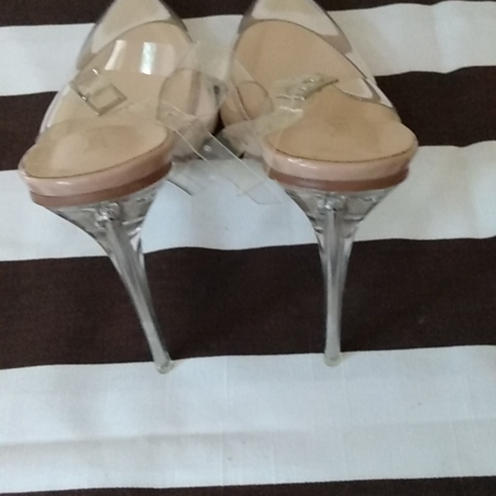 Shoes - Picture 4 of 9